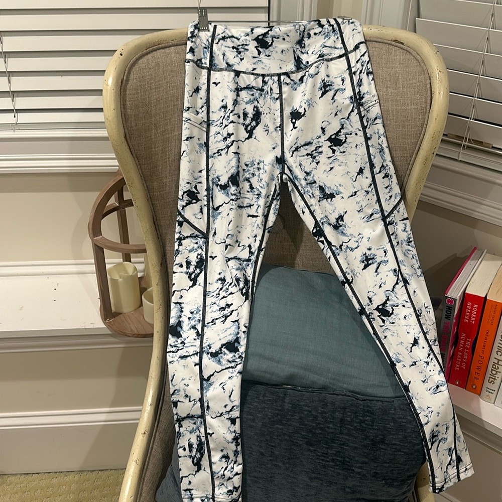 Workout leggings, tie die print, size M